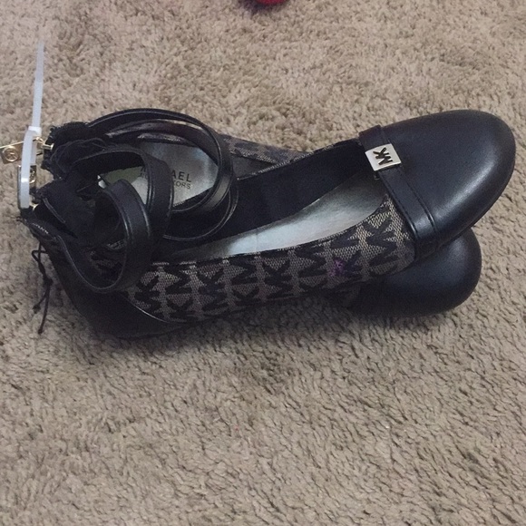Perfect Gift 💝 Girls sz 3 Micheal kors flats - Picture 3 of 5